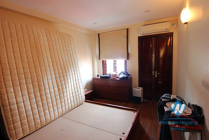 Lake view apartment with 02 bedrooms for rent in Tay Ho area 